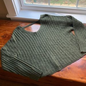 So crop cable sweater